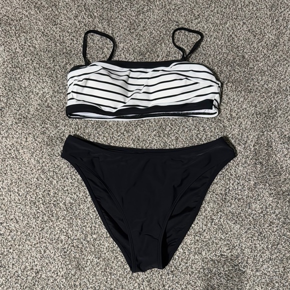 Black and White Striped Bikini Set - Picture 4 of 4